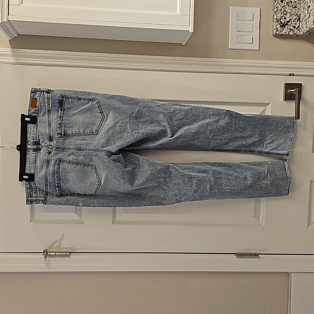 Seven7 straight leg denim.